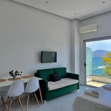 Sea Horizon Vsl & * Sarandë