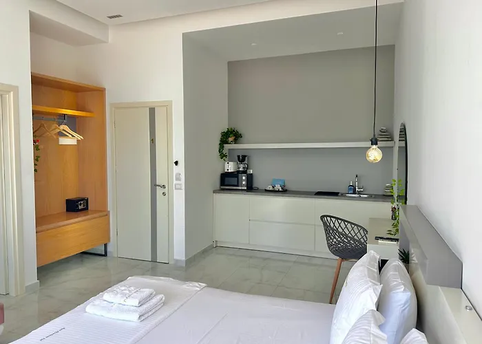 Sea Horizon Vsl & * Sarandë