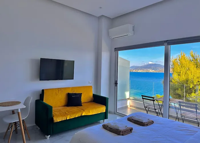 Sea Horizon Vsl & * Sarandë