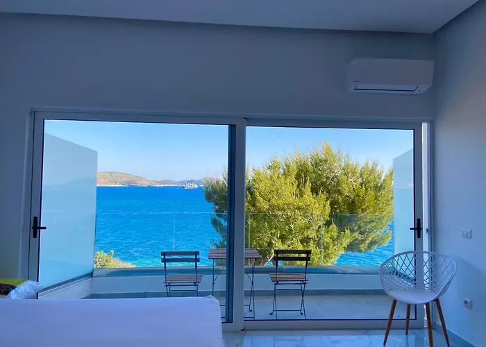 Sea Horizon Vsl & * Sarandë